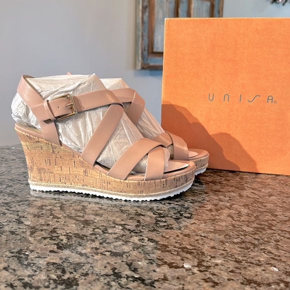 Unisa light pink wedge sandal NIB 9.5 - Picture 1 of 10